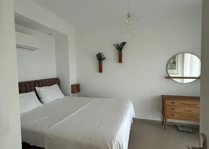 Aurora Villa *